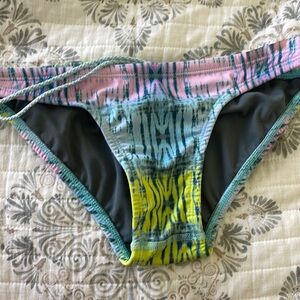 MLAACW x Jolyn, purple, bleus nd green printed bikini bottom